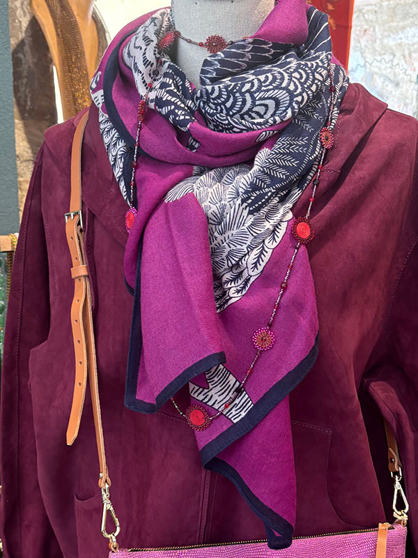 Echarpe Douce Gloire - Veste en daim - Abysse Galerie Boutique Morges